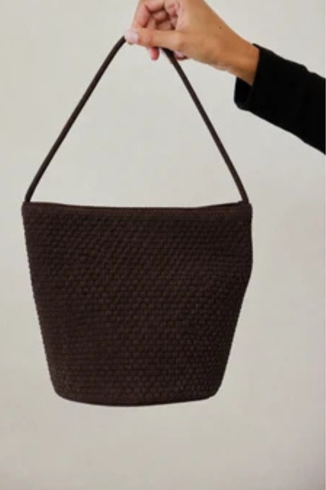 VANCOUVER WOVEN BUCKET BAG CHOCOLATE