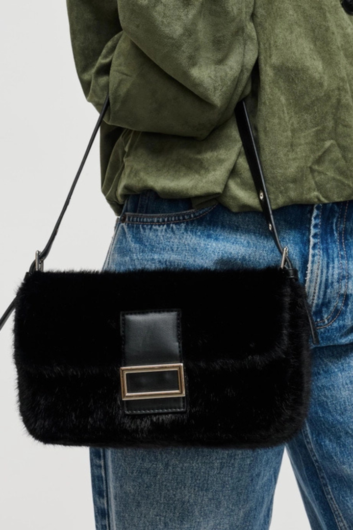 FAUX FUR BLACK