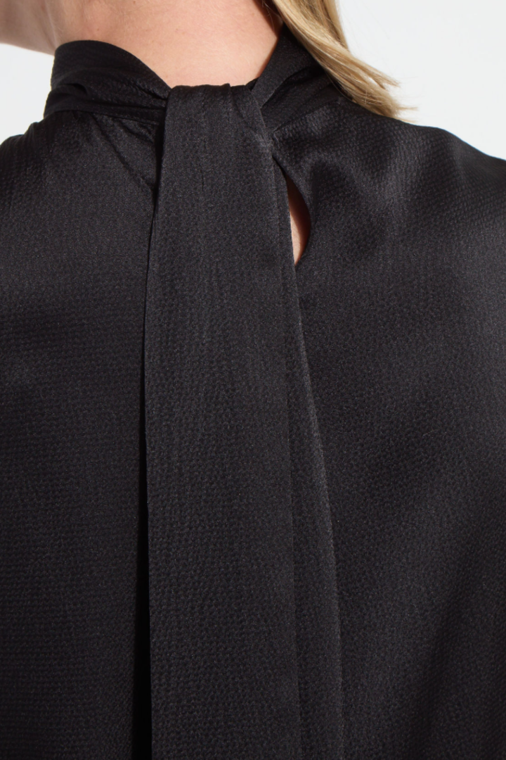 LYSSE | TABITHA SLEEVELESS SCARF TOP