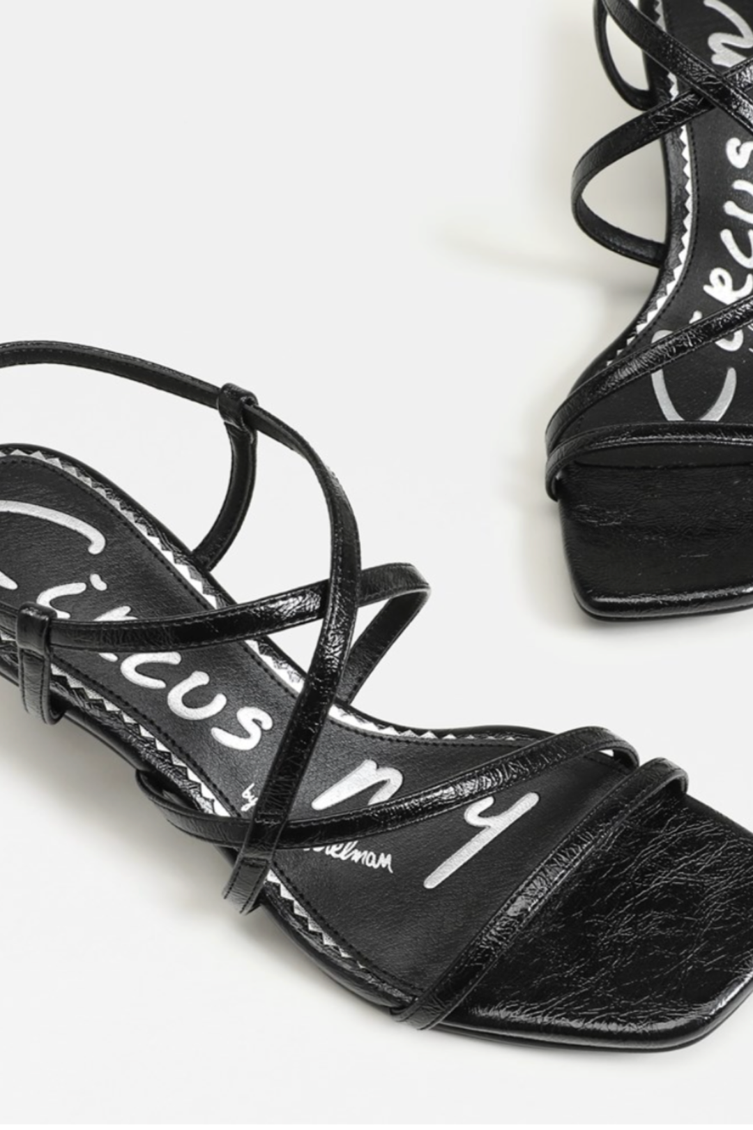 Circus | Jasmine in Black