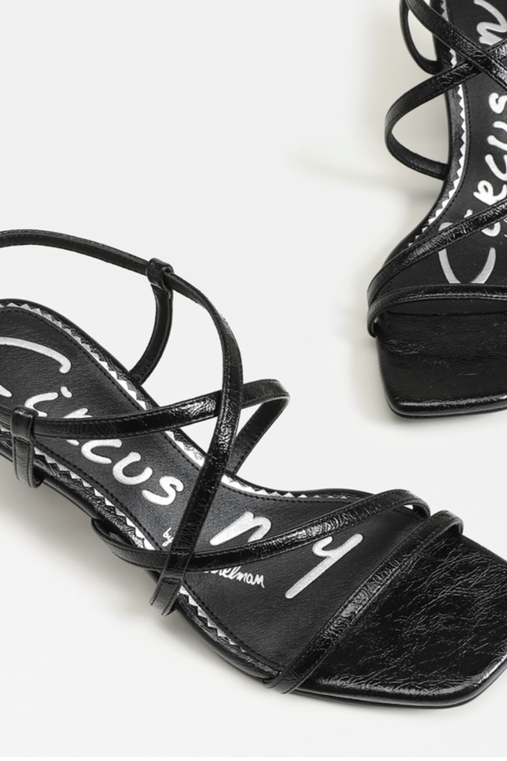 Circus | Jasmine in Black