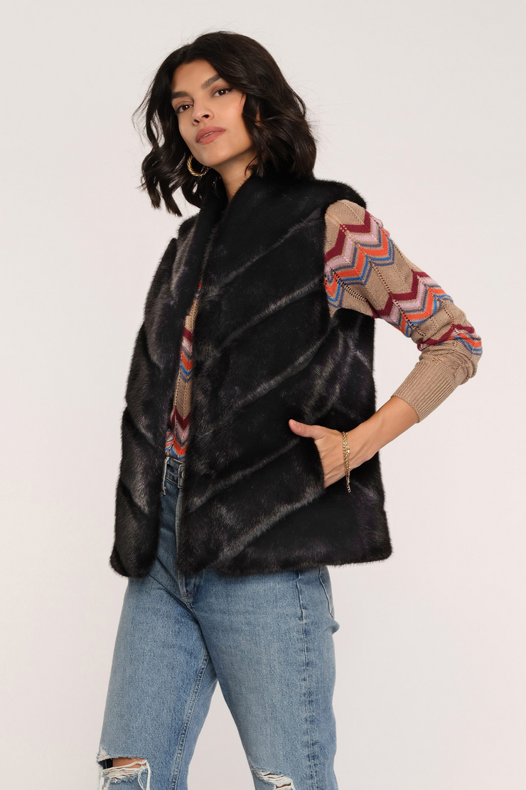 HEARTLOOM Collins Vest- Black