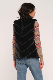 HEARTLOOM Collins Vest- Black