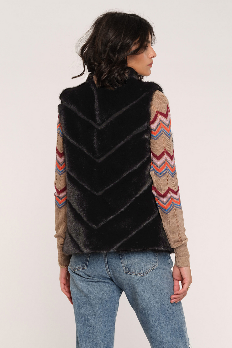 HEARTLOOM Collins Vest- Black