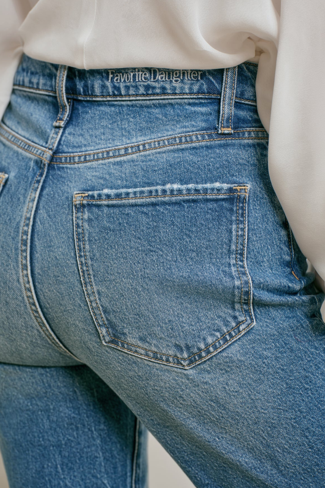FAVORITE DAUGHTER | JEN MID RISE JEAN